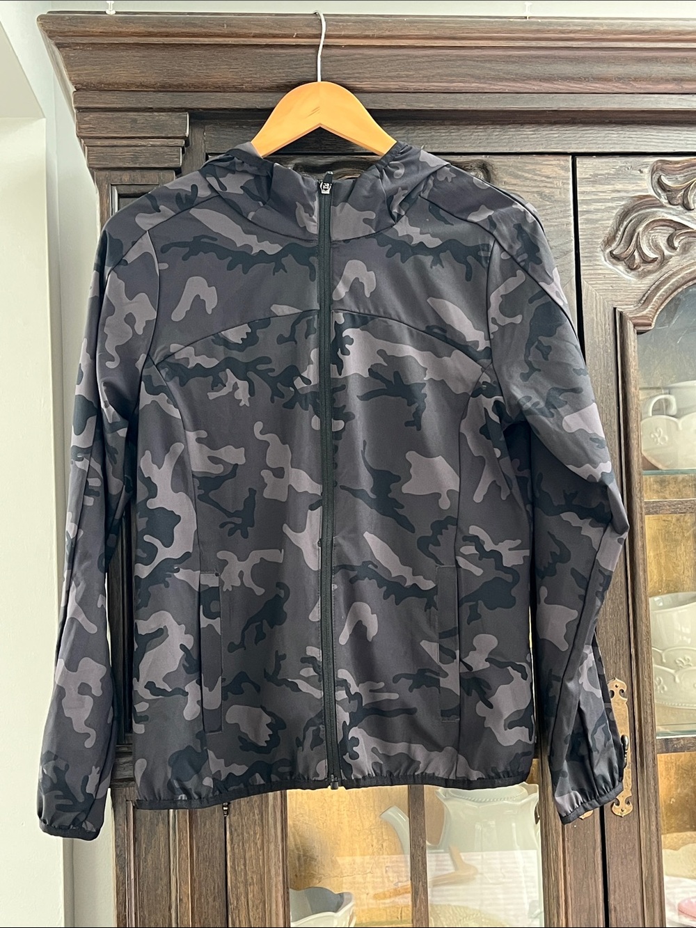 ZYIA Hooded Camouflage Windbreaker - Black & Gray